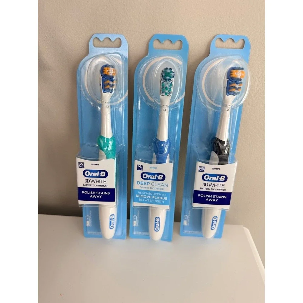 Oral-B Battery Toothbrush Unisex 3 Pack Multi 3D White Deep Clean NWT